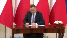 "Niebagatelna kwota, która zaspokoi wiele potrzeb". Prezydent podpisał ustawę o świadczeniu "emerytura plus"