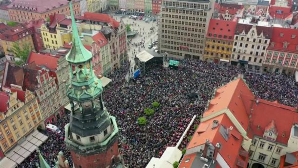 Rekordowe "Hey Joe" na wrocławskim rynku. Zagrało prawie 7,5 tysiąca gitarzystów