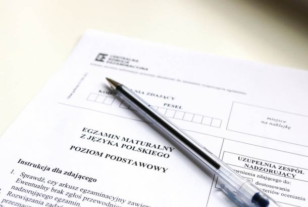 Powiat bytowski z trzecią najwyższą zdawalnością matur w województwie. Jaka jest sytuacja w pozostałych powiatach?