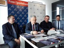 Chojnicki poseł odnosi się do głośnego filmu Tomasza Sekielskiego "Tylko nie mów nikomu"