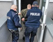 Policyjny pościg za uciekającym BMW w powiecie bytowskim. Kierowca ukradł paliwo