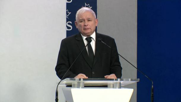 "Wszystkie ofiary są równe". J. Kaczyński chce komisji badającej przypadki pedofilii w środowiskach "szczególnie zagrożonych"