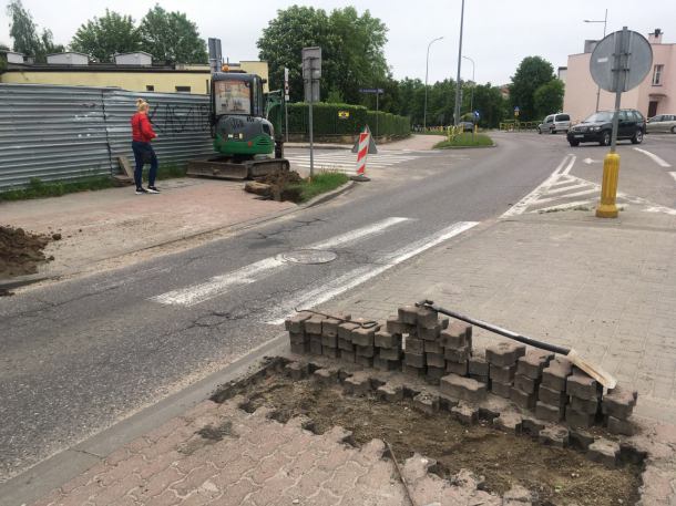 Wymienili już oprawy lamp na LED-owe, teraz trwa doświetlanie przejść dla pieszych w Kościerzynie