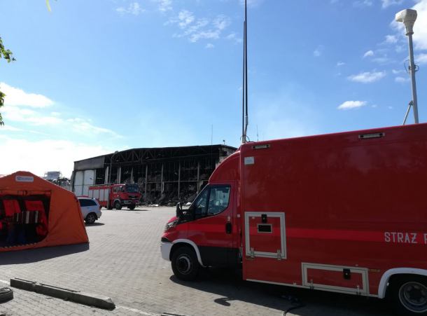 Chojnicka straż pożarna w akcji gaszenia ogromnego pożaru Iglotexu w Skórczu