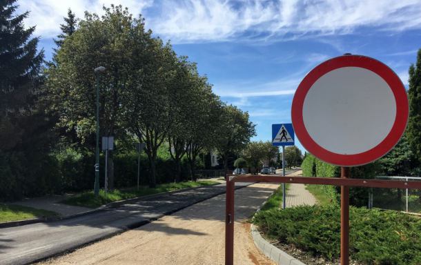 Są problemy z dokończeniem drogowych inwestycji na terenie Chojnic. Brakuje asfaltu