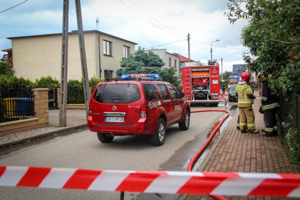 Awaria gazociągu w Łubianie, koło Kościerzyny. Trzeba było ewakuować blisko 50 mieszkańców