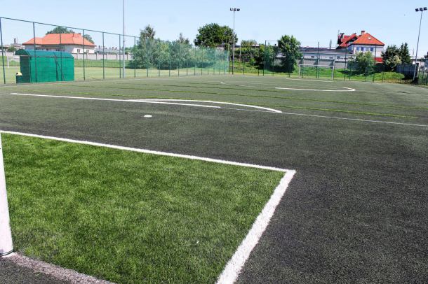 Będą poprawki na modernizowanym niedawno Orliku przy Lichnowskiej w Chojnicach