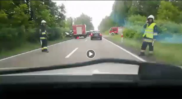 Wypadek na drodze krajowej nr 25. W Dobojewie w gminie Człuchów zderzyły się trzy auta
