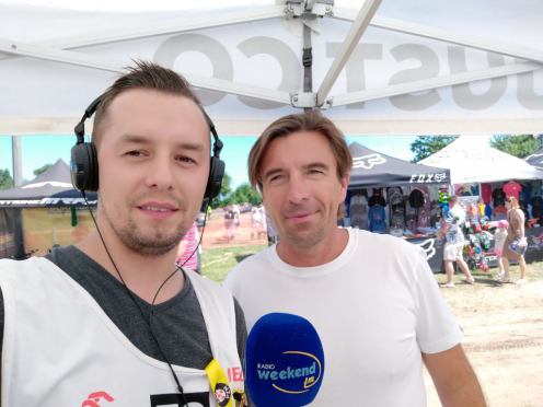 "Ta wygrana jest dla taty". Całe podium dla Człuchowa podczas drugiego dnia Mistrzostw Polski w Motocrossie (FOTO, RELACJE)