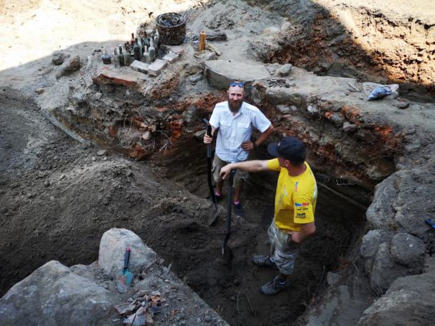 Archeolodzy pracujący w centrum Bytowa natrafili na znaleziska z późnego średniowiecza