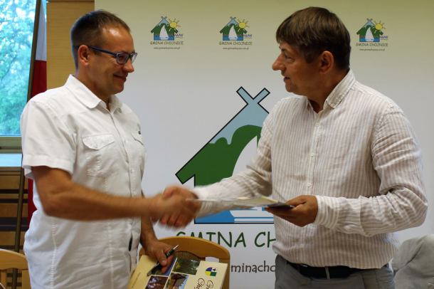 Umowa na montaż instalacji fotowoltaicznych dla mieszkańcow gminy Gminy Chojnice podpisana