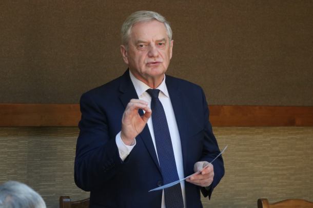 Starosta człuchowski zapowiada zmiany w zasadach korzystania z bezpłatnego dojazdu uczniów do szkół