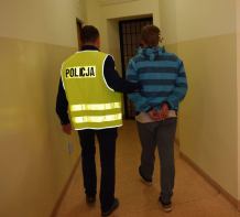 Przeciął przewody i poluzował koło w aucie pracodawcy, bo chciał się zemścić