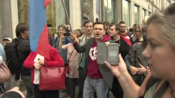 Przedstawiciele opozycji protestowali w Moskwie przeciwko dyskwalifikacji ich kandydatów w wyborach
