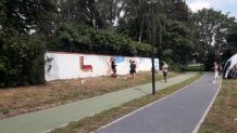 Graffiti przy nowym szlaku spacerowym 