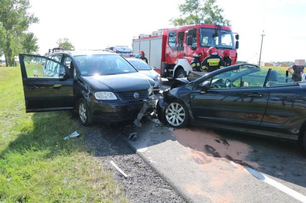 Cztery osoby trafiły do szpitala po wypadku na DK 22 w okolicy Jeziorek (FOTO, AKTUALIZACJA)
