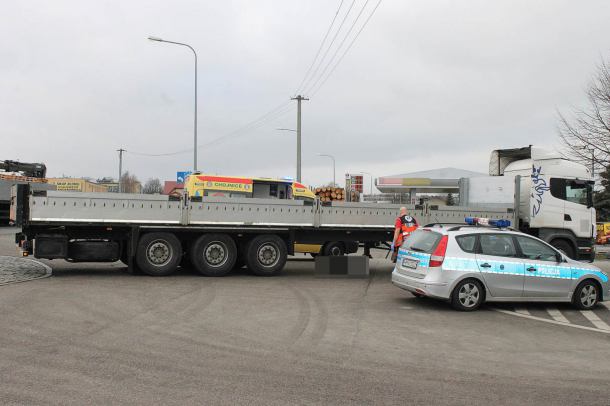 Czy będą znaki "STOP" na ścieżce rowerowej przy ul. Tucholskiej w Chojnicach? Wnioskuje o to burmistrz