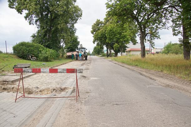 Ruszył remont 700-metrowego odcinka drogi powiatowej w Szczytnie, w gminie Przechlewo.