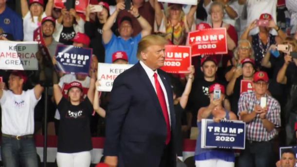 "Wszędzie widzą nazistów". D. Trump o demokratach podczas spotkania wyborczego