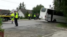 Bus z uczniami zderzył się z ciężarówką pod Nowym Sączem. Jedna osoba nie żyje, 33 poszkodowanych