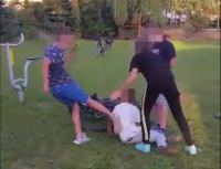 "Dawaj go". Grupa dzieci z Klawkowa znęcała się nad 9-latkiem. Wszystko nagrywali telefonem kom&oacute;rkowym