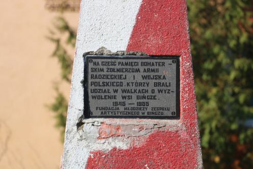 W Bińczu w gminie Czarne nie ma już tablicy poświęconej &acute;bohaterskim żołnierzom Armii Radzieckiej&acute;