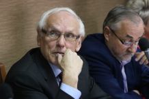 Szefowa Człuchowskiego Alarmu dla Klimatu poskarżyła się na wycinkę 13 dębów pod budowę ścieżki pieszo-rowerowej