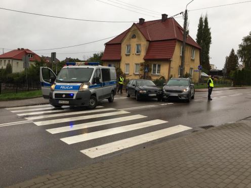 Stłuczka przed Komendą Powiatową Policji w Bytowie