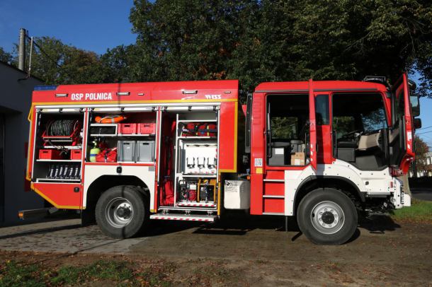 Ochotnicza Straż Pożarna w Polnicy w gminie Człuchów ma już nowy wóz bojowy (FOTO)