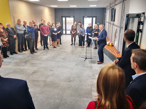Powiatowe Centrum Edukacji w Bytowie już w nowej siedzibie (FOTO)
