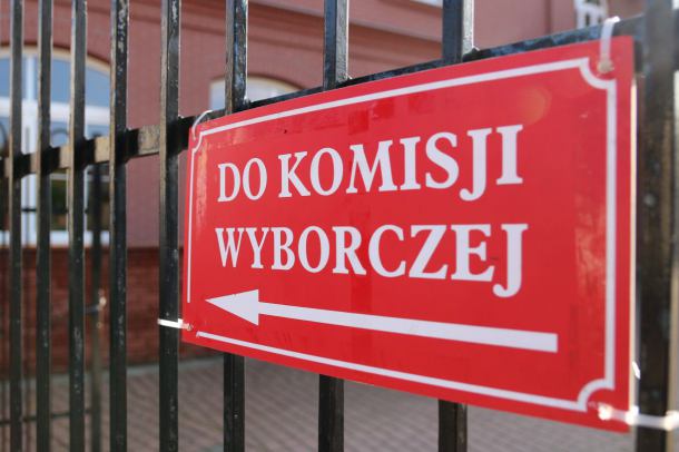 W Chojnicach wybory przebiegły spokojnie. "Liczenie głosów potrwa do wczesnych godzin porannych"