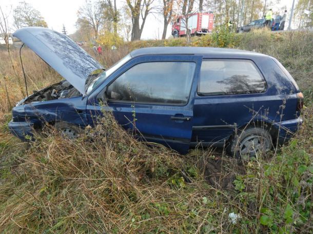 Zderzenie dwóch samochodów osobowych w Małym Klinczu. Jedna osoba trafiła do szpitala