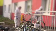 Ciało 16-latka na klatce schodowej. Policja zatrzymała 17-latka