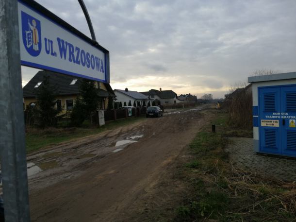 Mieszkańcy ulic Wrzosowej i Storczykowej w Sępólnie narzekają na stan ulic po budowie kanalizacji (FOTO)