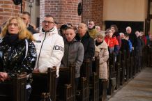 "Bardzo nam było smutno". Mieszkańcy Chojnic wstrząśnięci po tragicznym w skutkach pożarze hospicjum