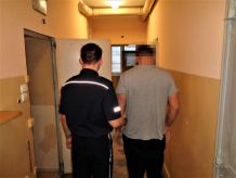 Policja znalazła u nich prawie 14 tysięcy działek amfetaminy! Areszt dla trzech osób
