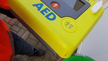Jeden z zewnętrznych defibrylatorów w Człuchowie został uszkodzony