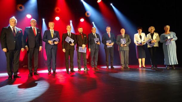 100 medali na 100-lecie powiatu sępoleńskiego. Zobacz listę nagrodzonych
