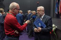 "Musimy bronić samorząd&oacute;w". Rozmowa z prof. Jerzym Stępniem