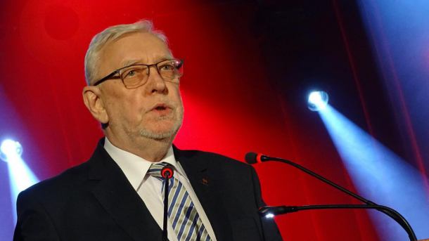 "Musimy bronić samorządów". Rozmowa z prof. Jerzym Stępniem