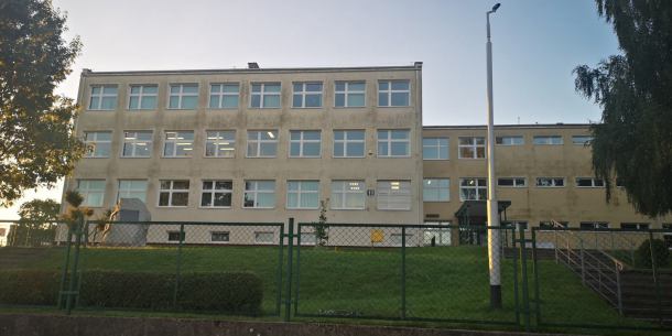 Szkoła nr 5 w Bytowie zamknięta z powodu koronawirusa. Szkoła w Borzytuchomiu przechodzi na nauczanie hybrydowe (AKTUALIZACJA)