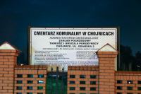 Zakorkowane ulice i zaskoczeni sprzedawcy kwiat&oacute;w po decyzji o zamknięciu cmentarzy. Także w Chojnicach