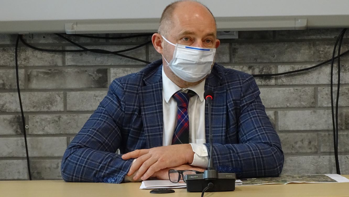Marszałek województwa kujawsko-pomorskiego Piotr Całbecki zakażony koronawirusem