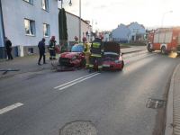 Zderzenie dw&oacute;ch samochod&oacute;w na ulicy Zielonej w Chojnicach. Jedna osoba została poszkodowana