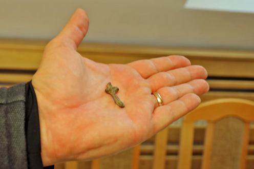 "To jest oczywiście unikalna sprawa". Odkrycia archeologiczne w okolicach jeziora Ostrowite. Badania na wyspie będą kontynuowane (FOTO)