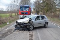 Wypadek na drodze wojewódzkiej nr 214 Kościerzyna - Zblewo. Zderzyły się trzy pojazdy