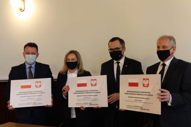 11 mln 141 tys. zł dofinansowania otrzymały samorządy z powiatu kościerskiego z Rządowego Funduszu Rozwoju Dróg (FOTO)