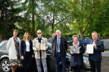 Opel z weterynarii trafił do dzieci z placówek opiekuńczo-wychowawczych w Żalnie i Tucholi