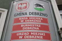 Miejsce jest jedno, chętnych czworo. Kto startuje w wyborach uzupełniających do Rady Miejskiej w Debrznie?