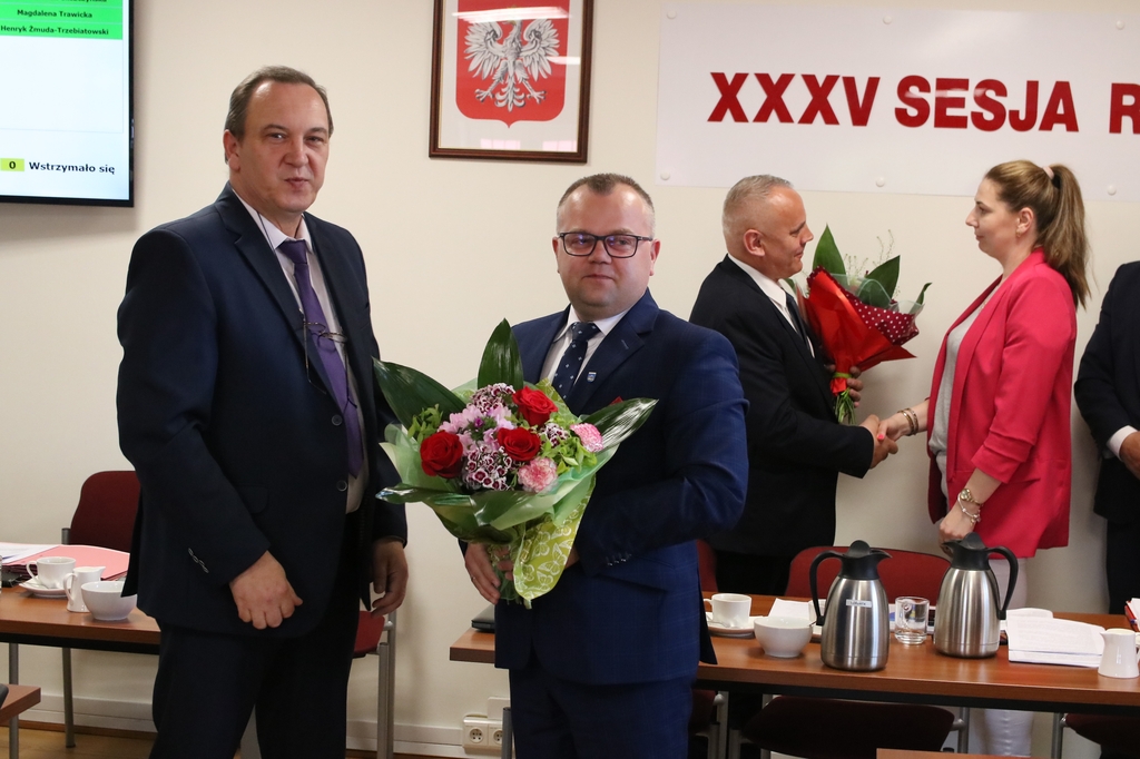 Jednogłośne wotum zaufania i absolutorium dla wójta gminy Przechlewo Krzysztofa Michałowskiego FOTO